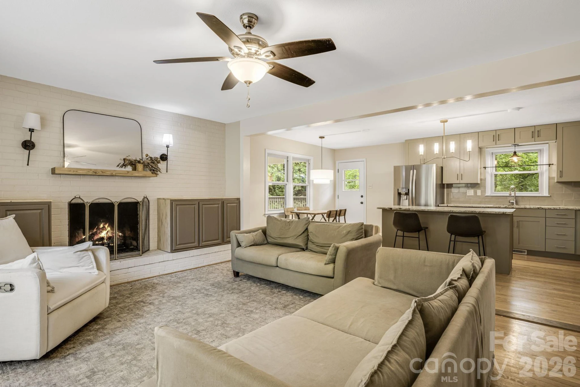 440 Royal Pines Drive - Photo 3