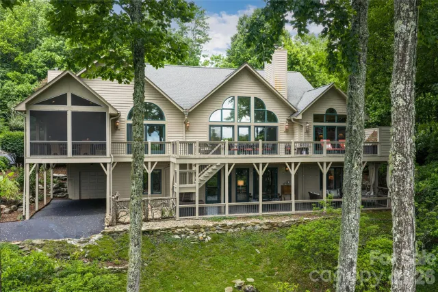 305 Piney Knoll Lane