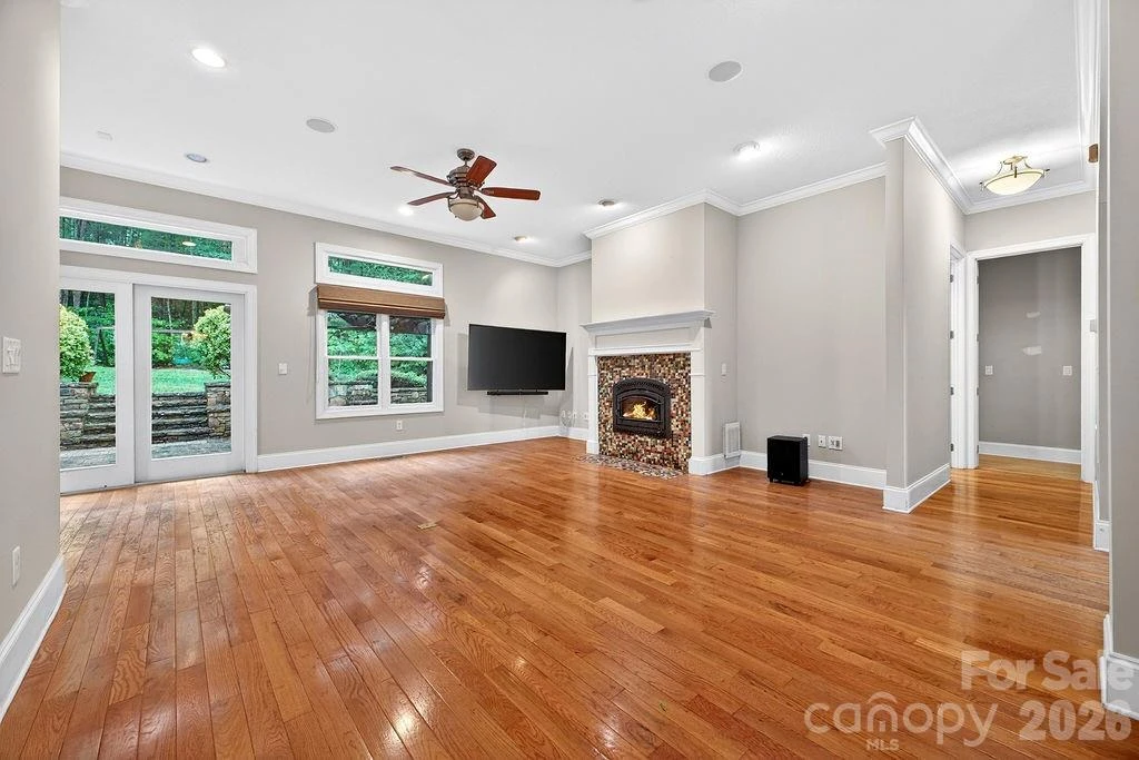 94 Oak Hollow Drive - Photo 8
