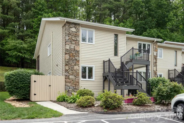 580 Britton Creek Drive, Hendersonville, NC, 28791