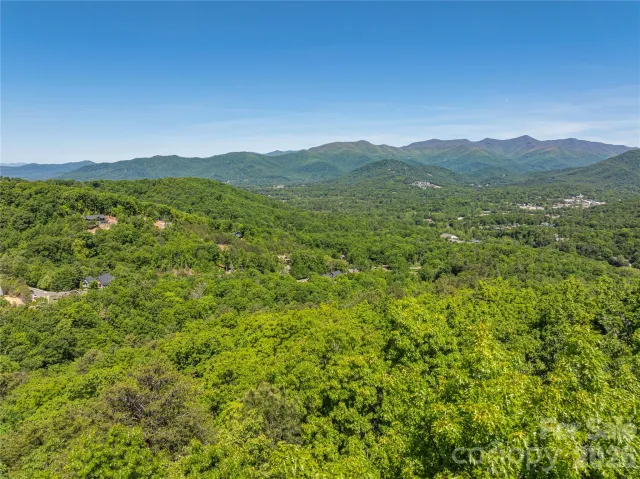 146 Settings Boulevard, Black Mountain, NC, 28711