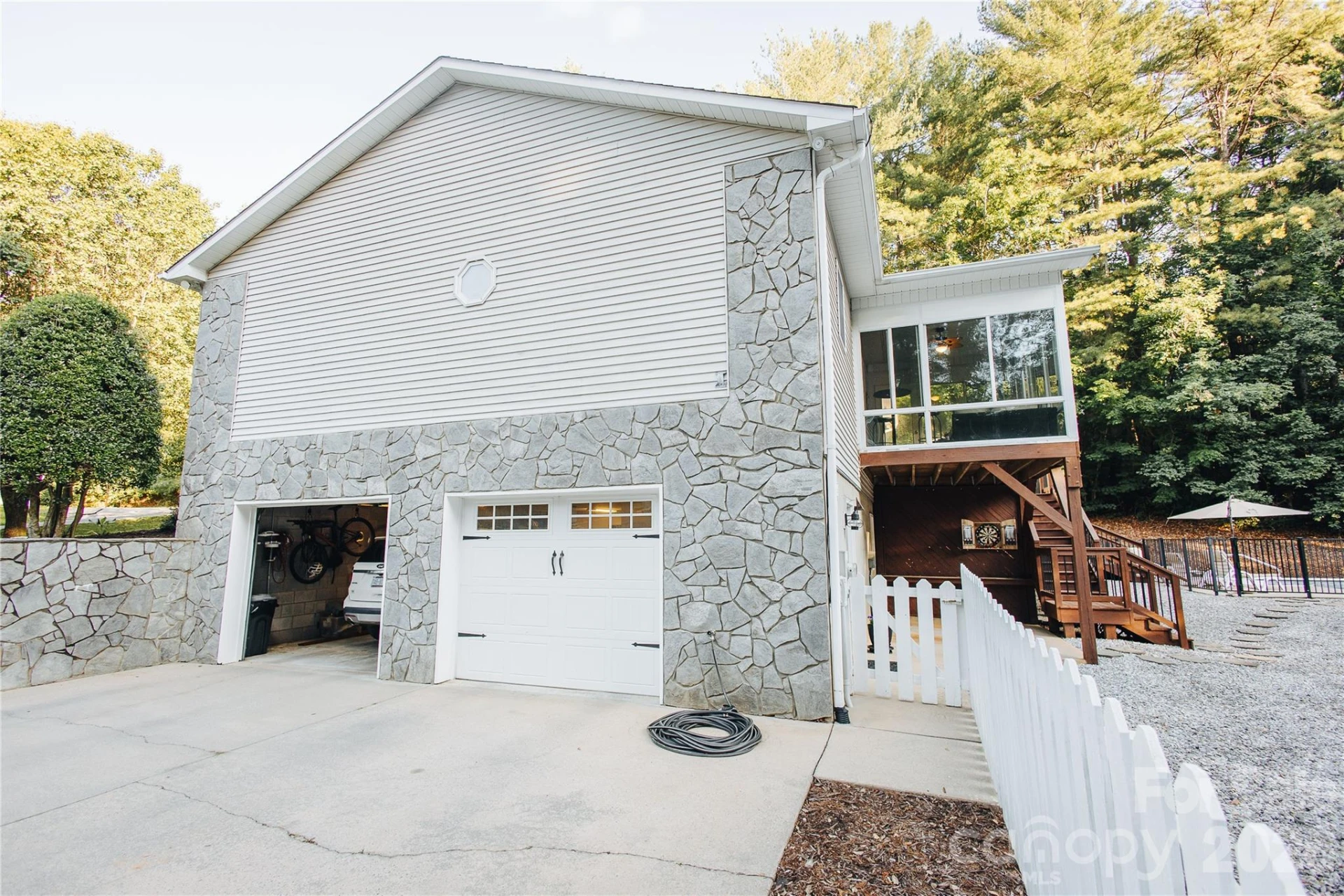 768 Deep Woods Drive - Photo 4