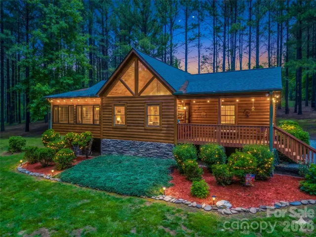 442 Whitestone Circle