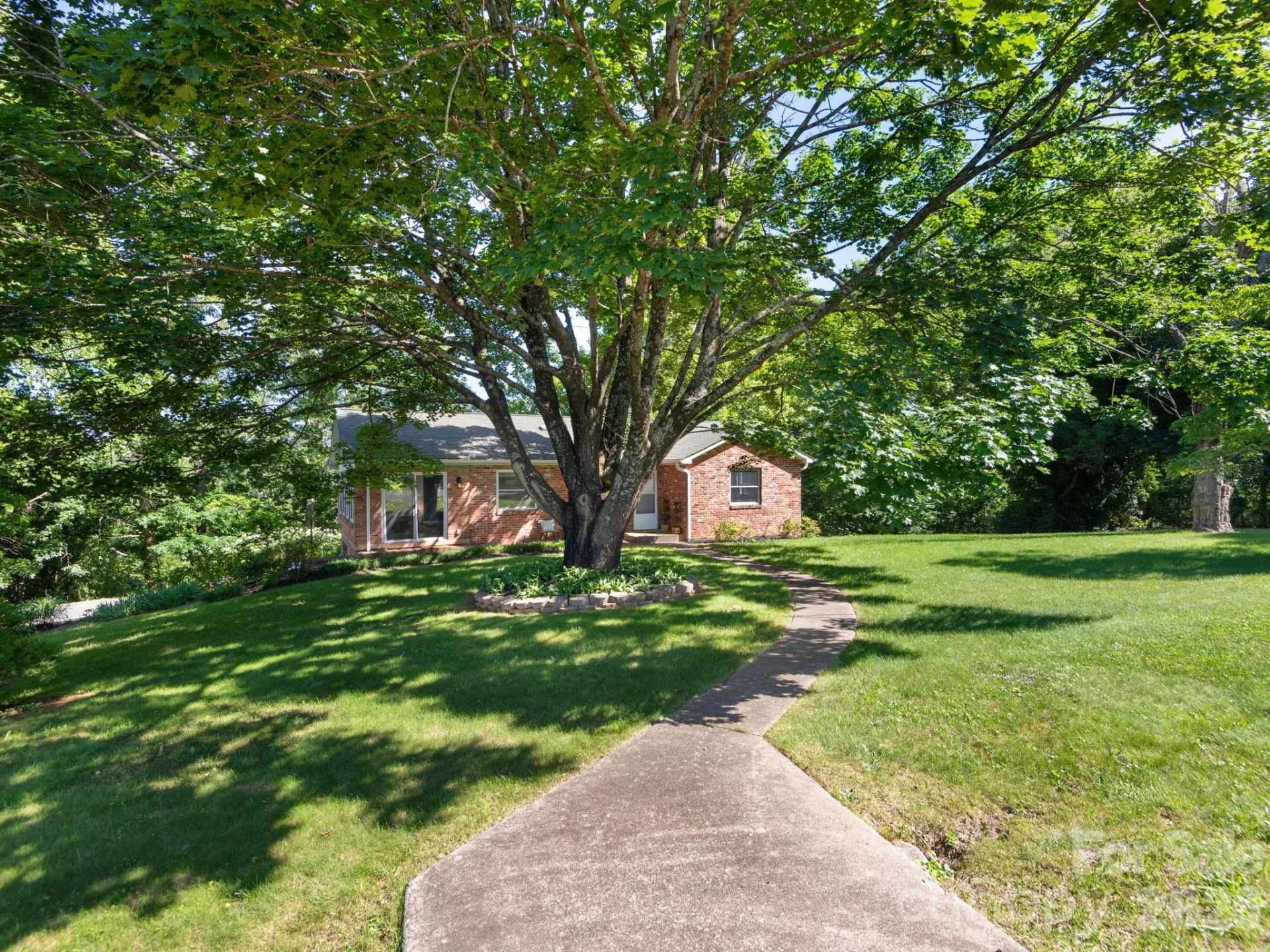 147 Oakview Road - Photo 2