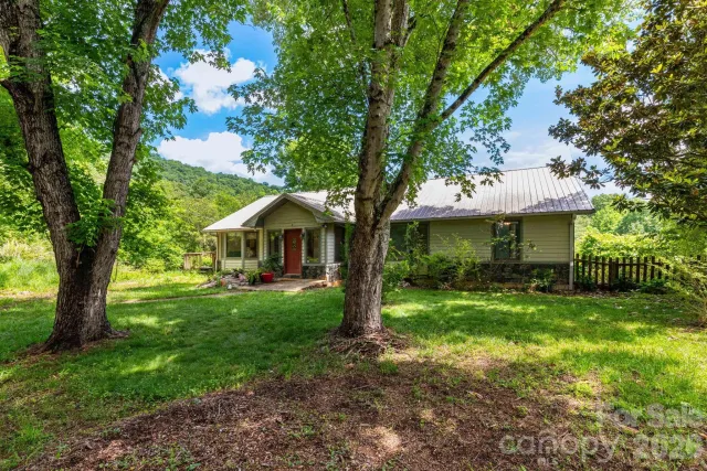 18 Bartlett Road, Weaverville, NC, 28787