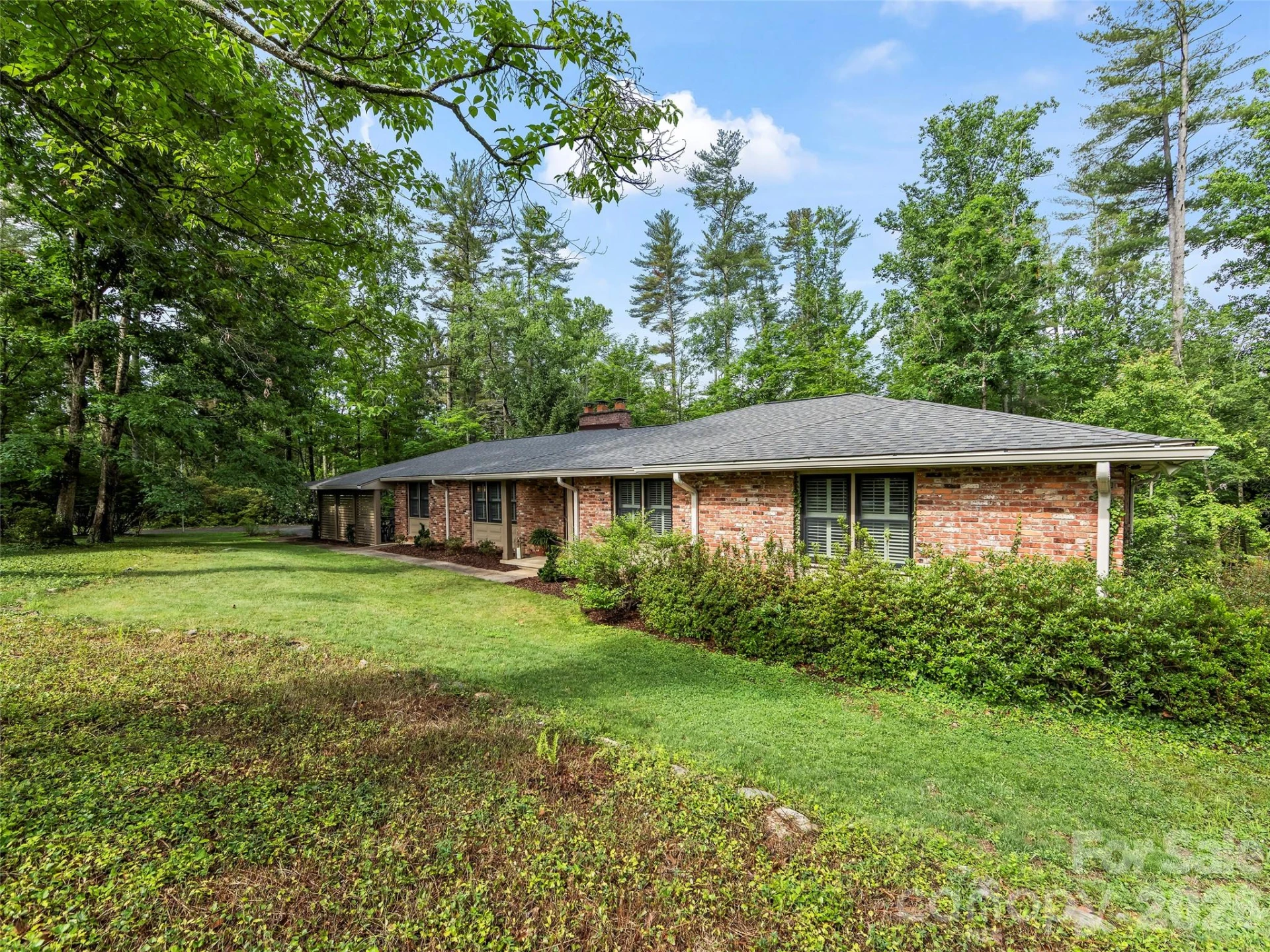 423 Vanderbilt Road - Photo 2