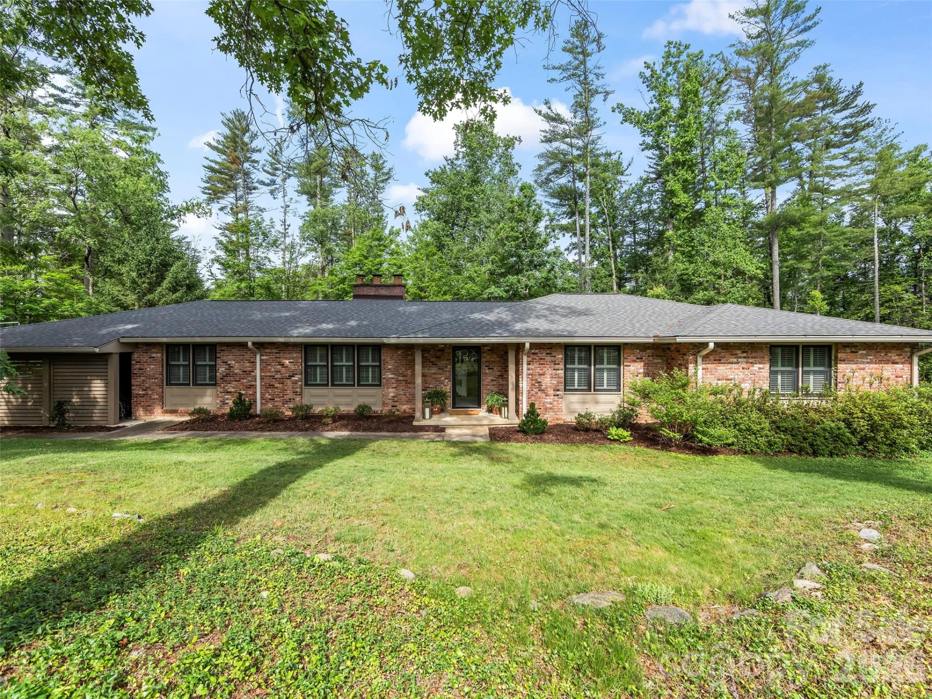 423 Vanderbilt Road - Photo 3