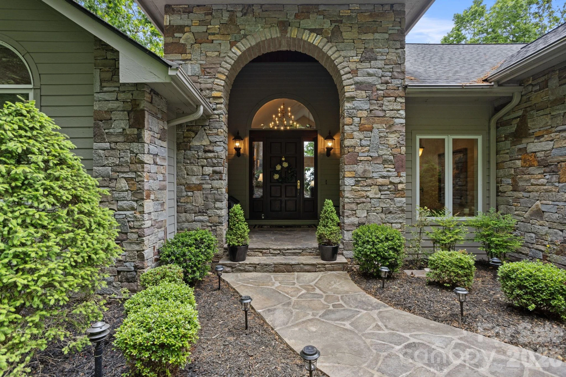 209 Pineholt Lane - Photo 3