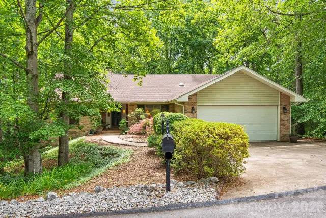 1851 Riverview Court, Hendersonville, NC, 28739