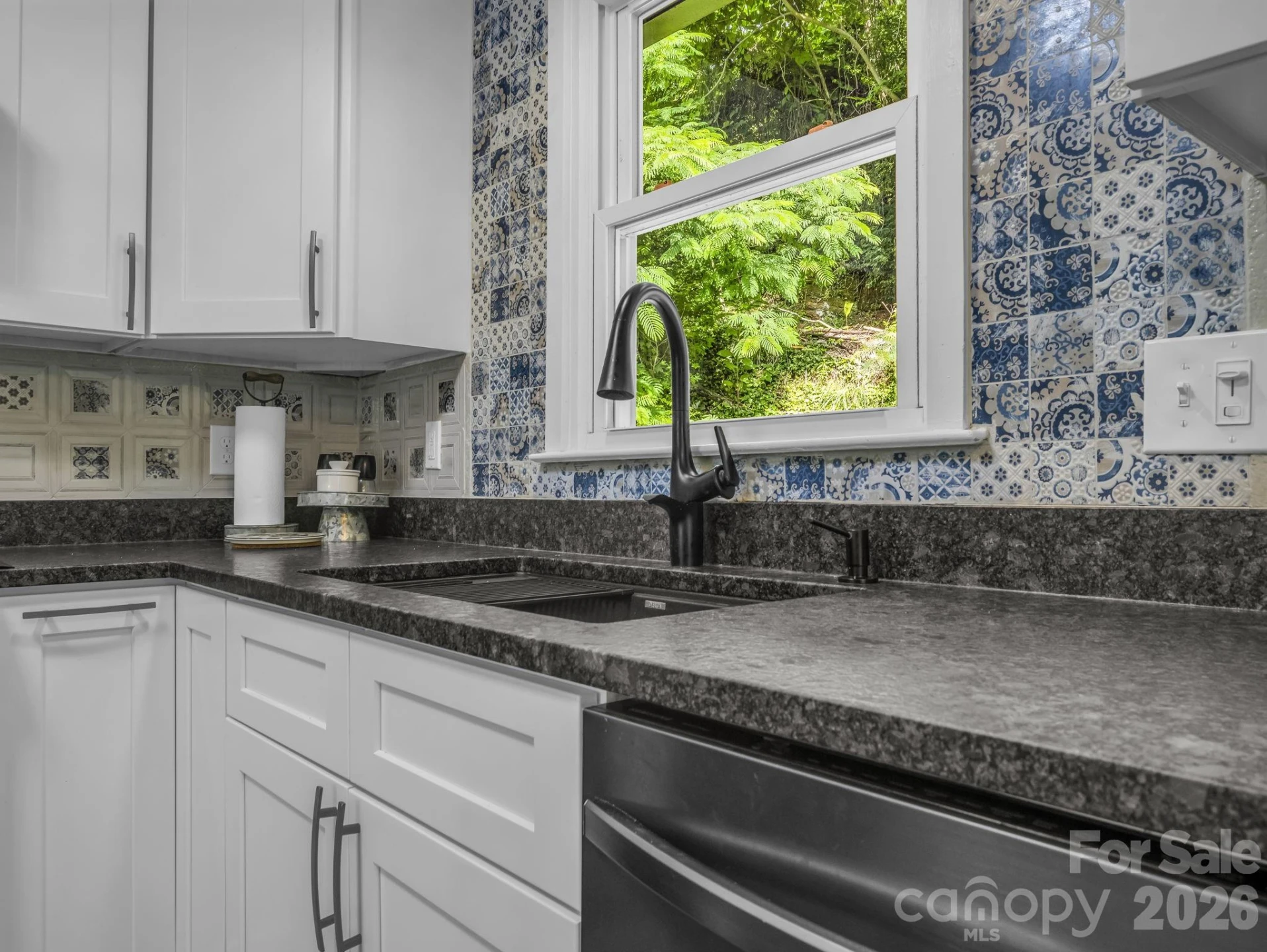395 Howard Street - Photo 17