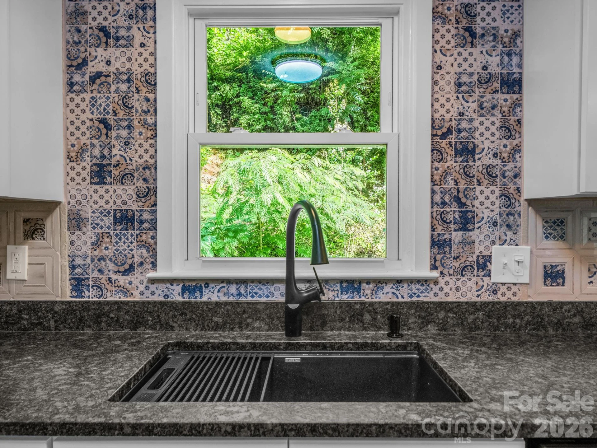 395 Howard Street - Photo 18
