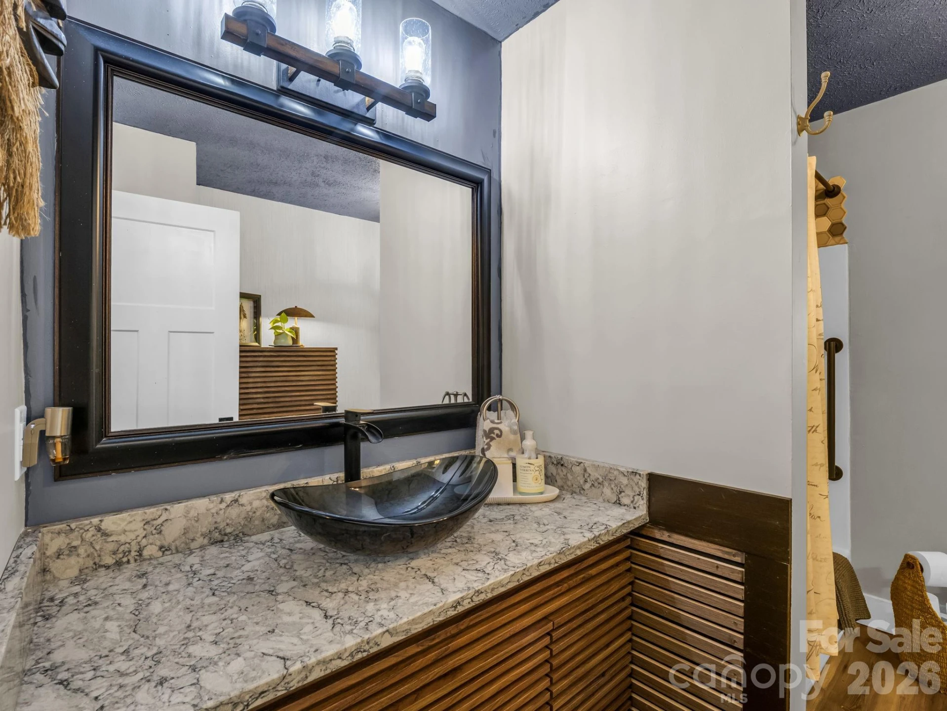 395 Howard Street - Photo 21