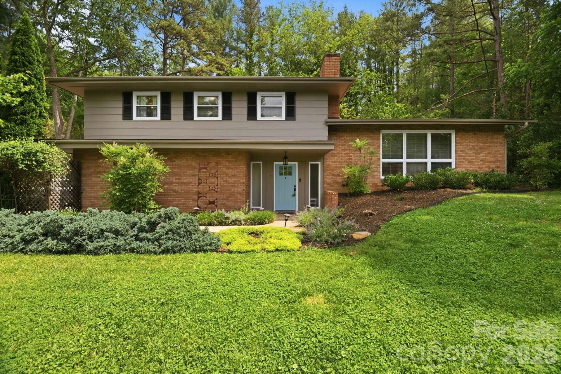 7 Woodbury Road