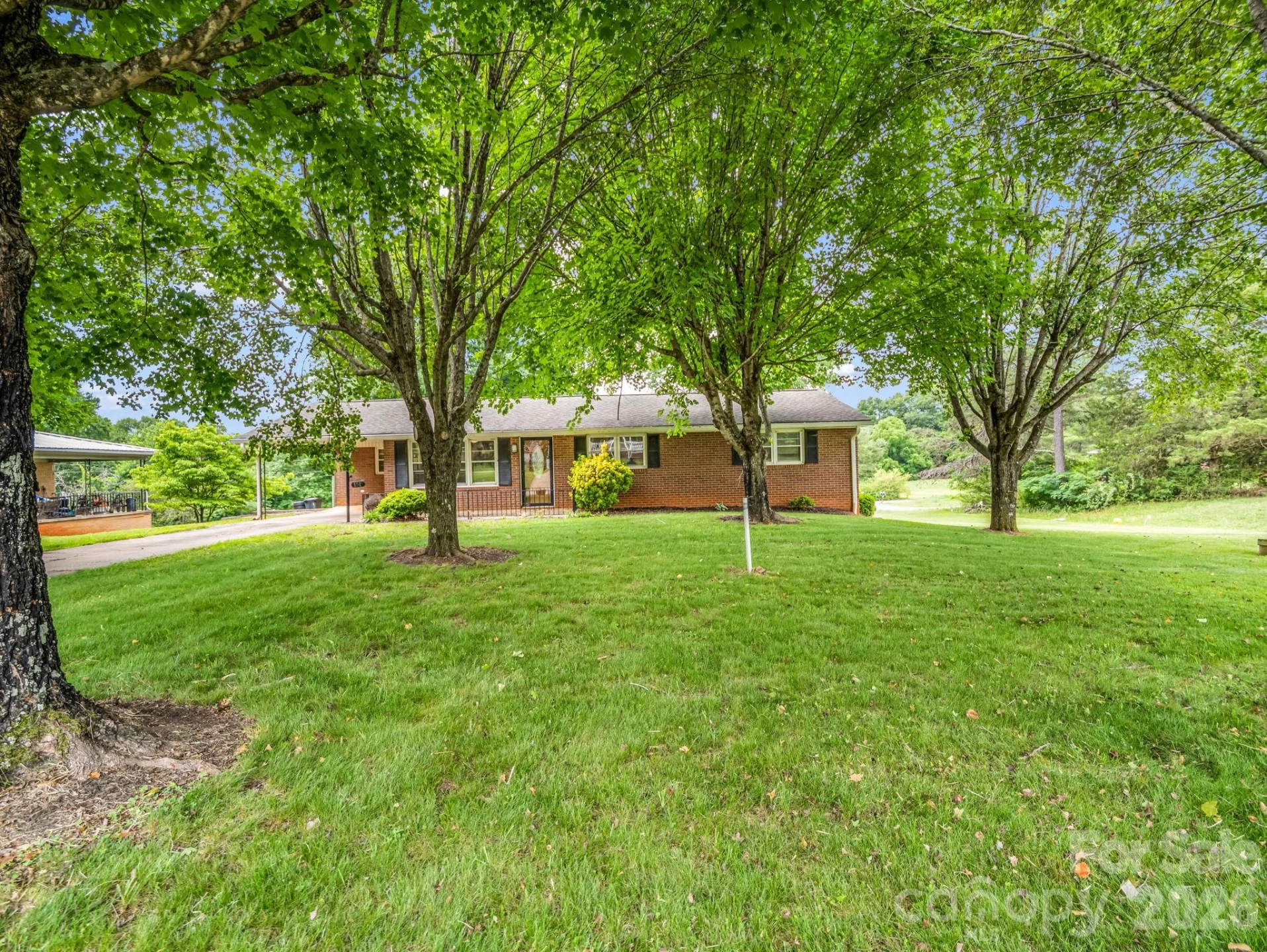 151 Woodside Drive - Photo 3