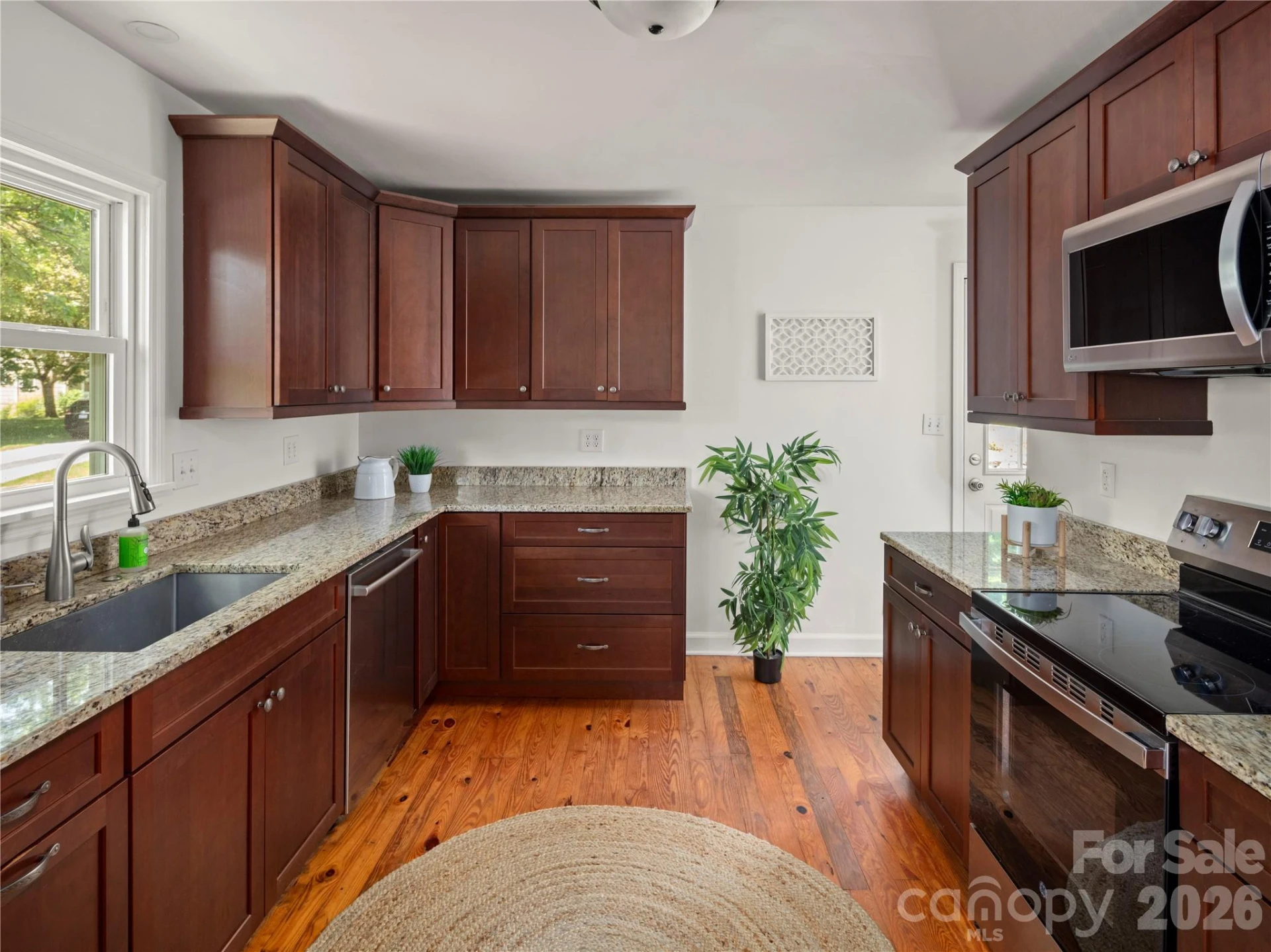18 Pinewood Place - Photo 6