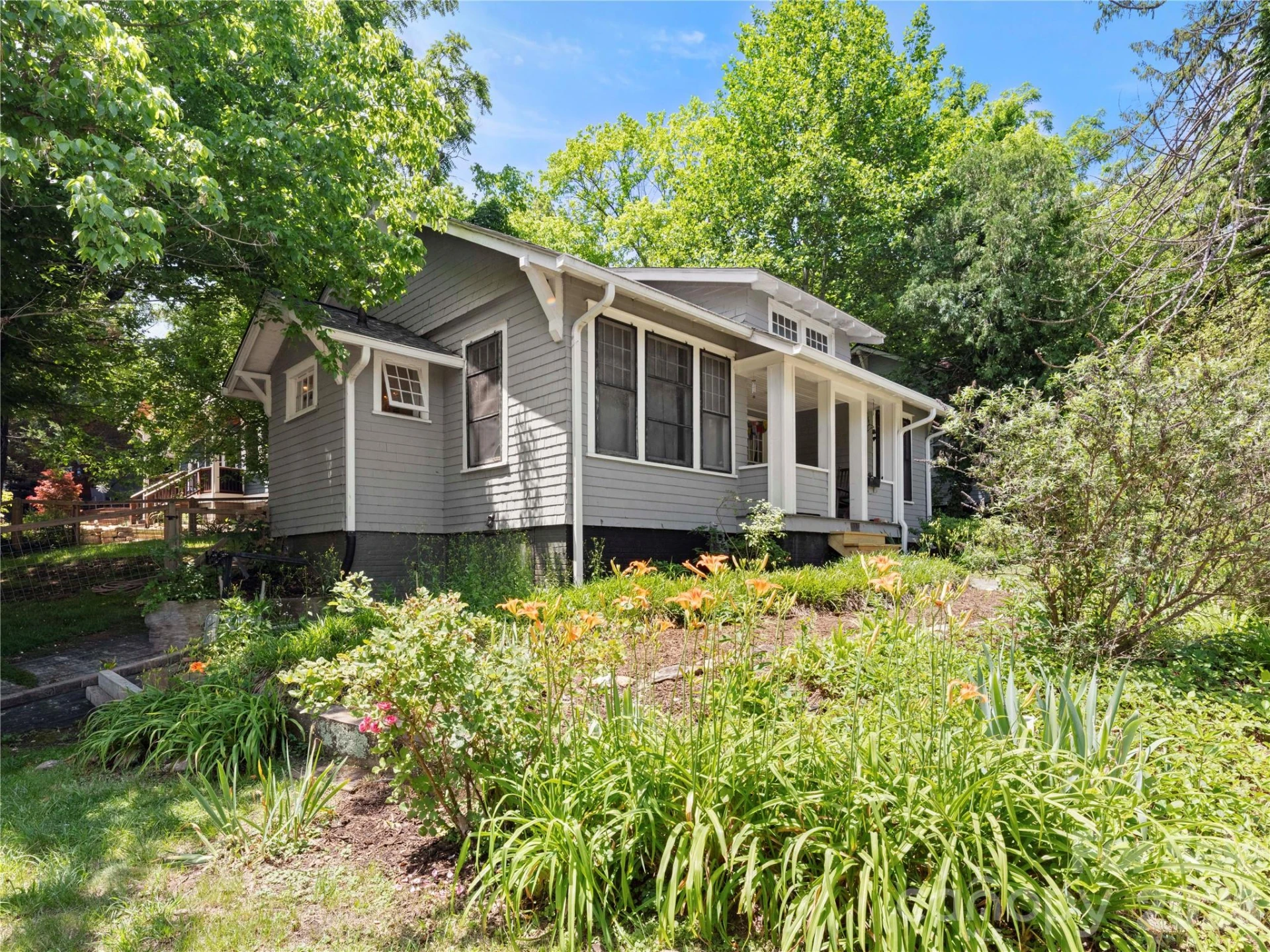 111 Annandale Avenue - Photo 2