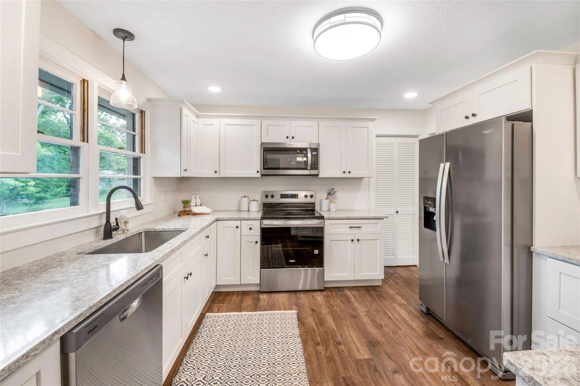 209 View Street - Photo 9