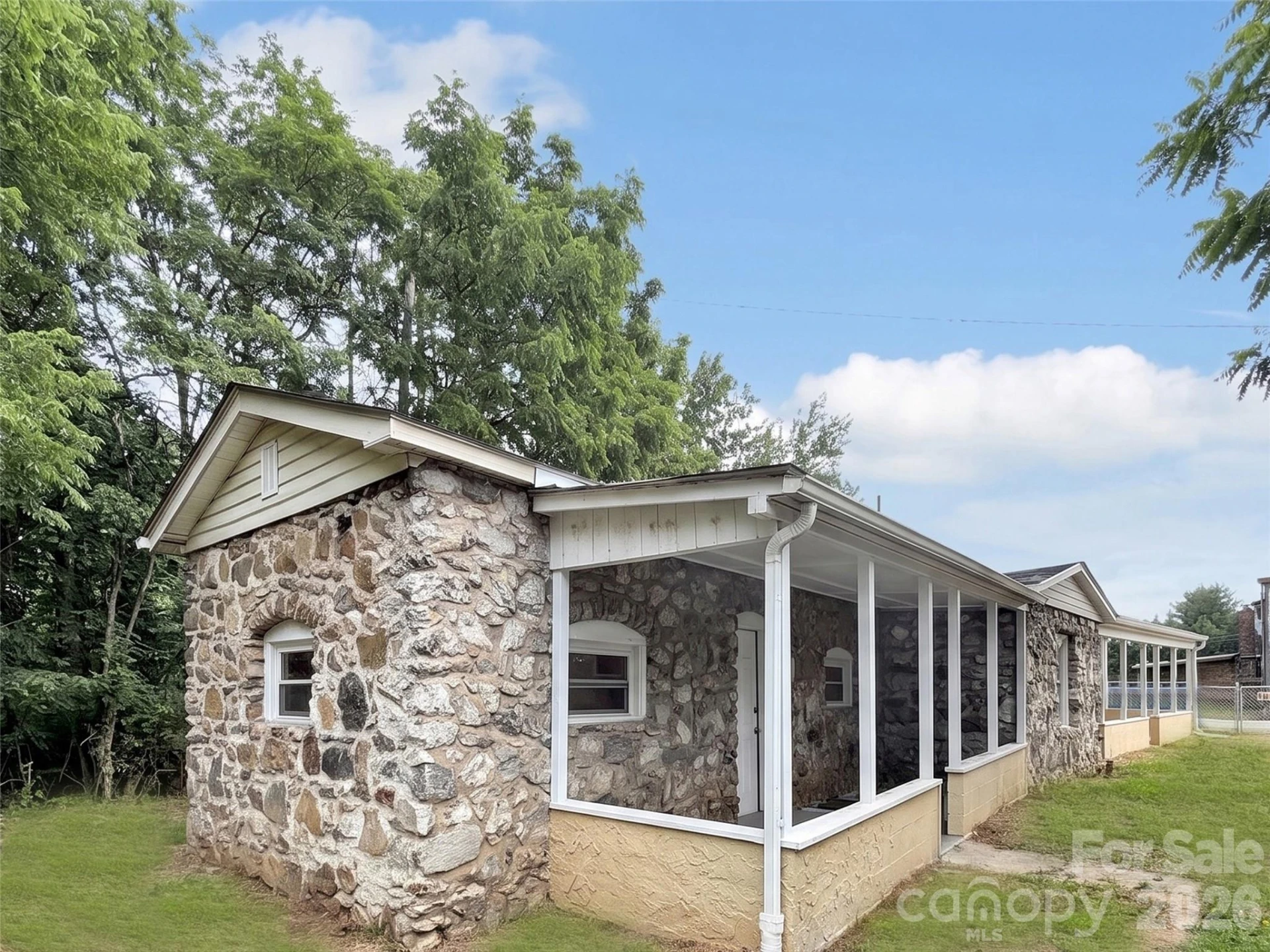 492 Riverbend Street - Photo 3