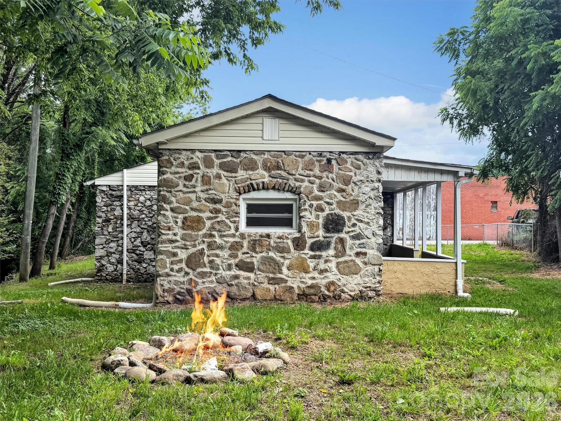 492 Riverbend Street - Photo 5