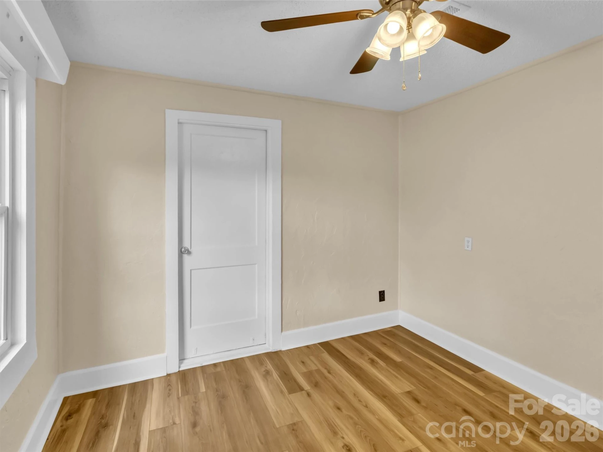 492 Riverbend Street - Photo 9