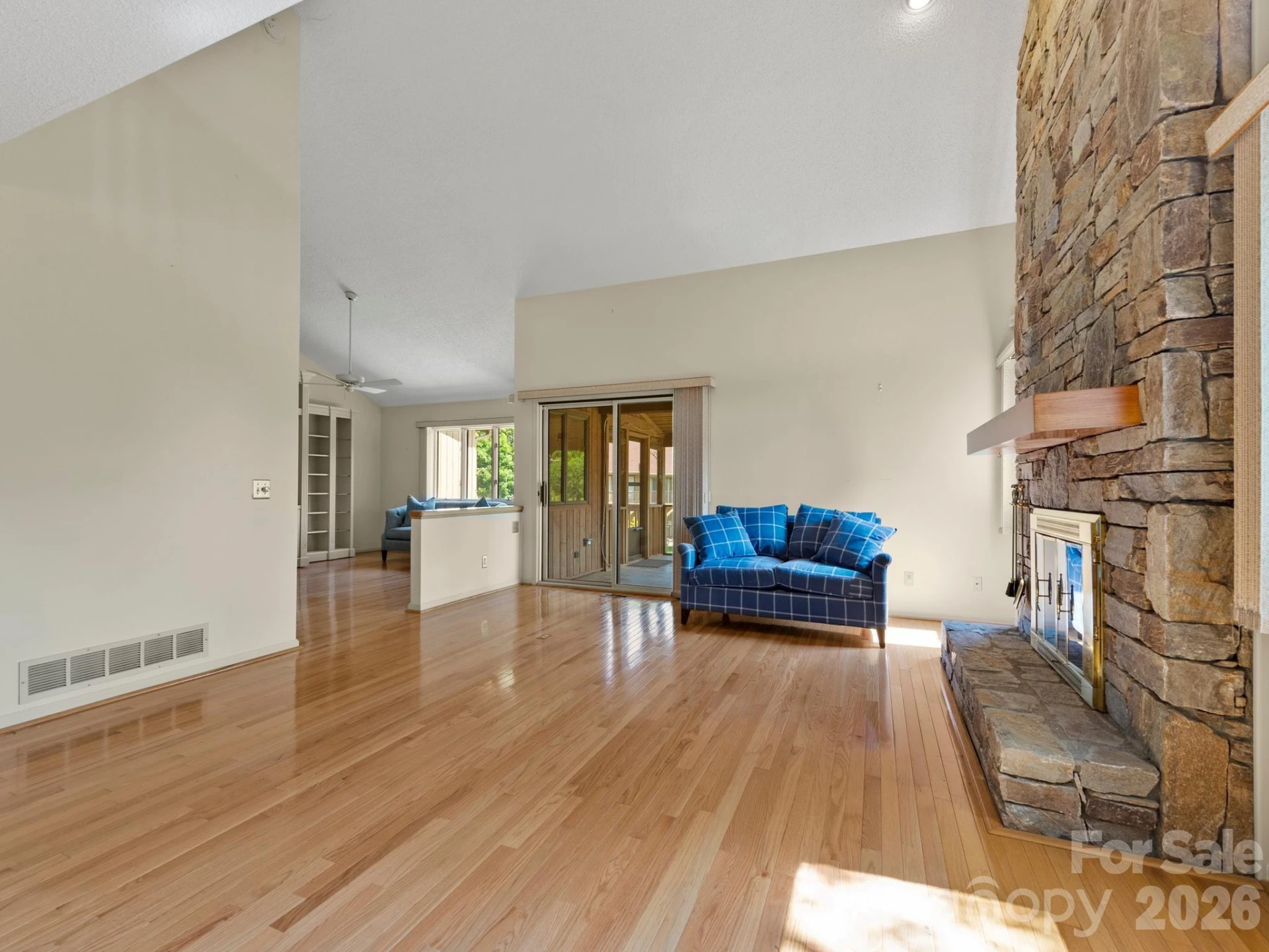 1001 Red Oak Drive - Photo 5