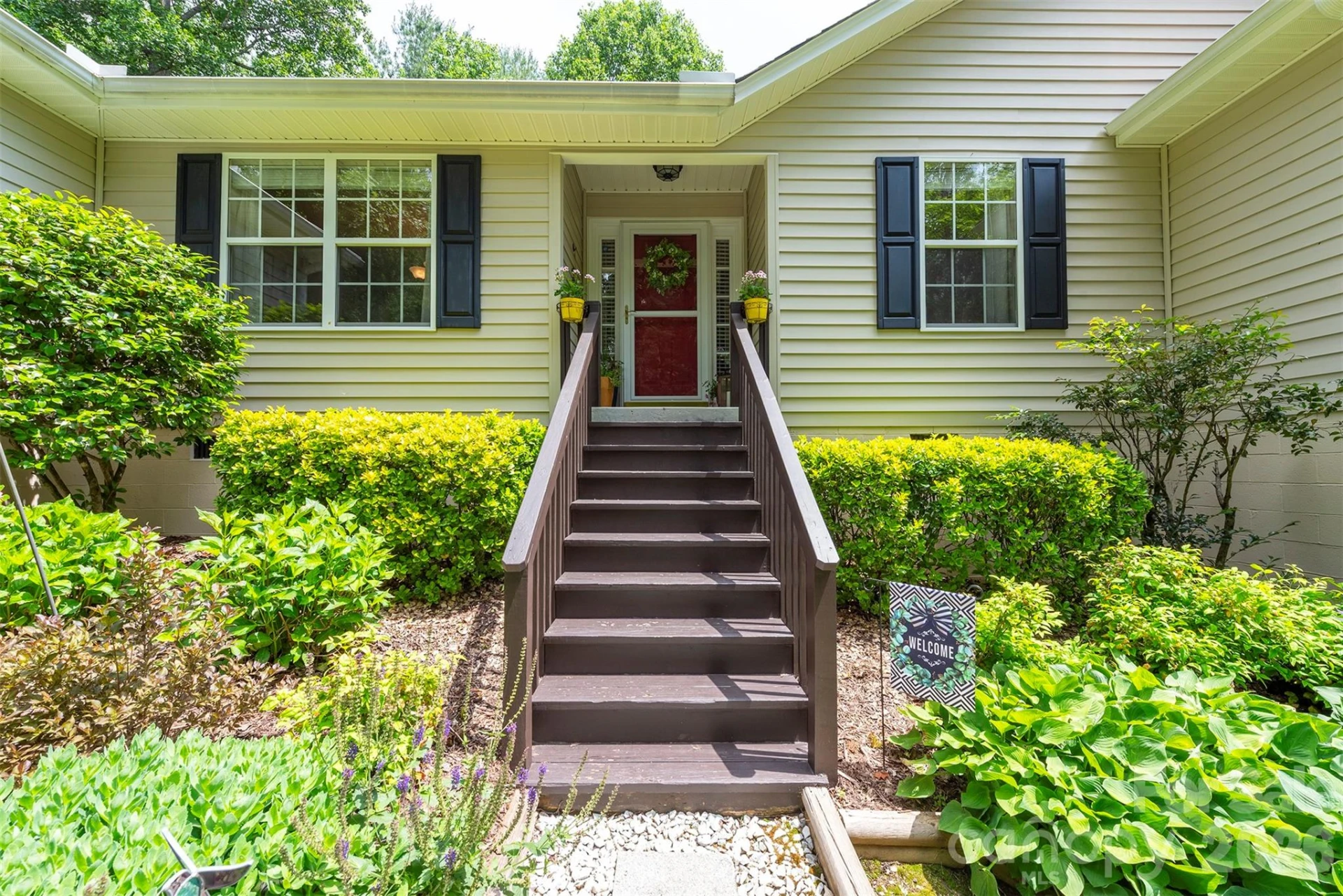 8 Shadowbrook Drive - Photo 5