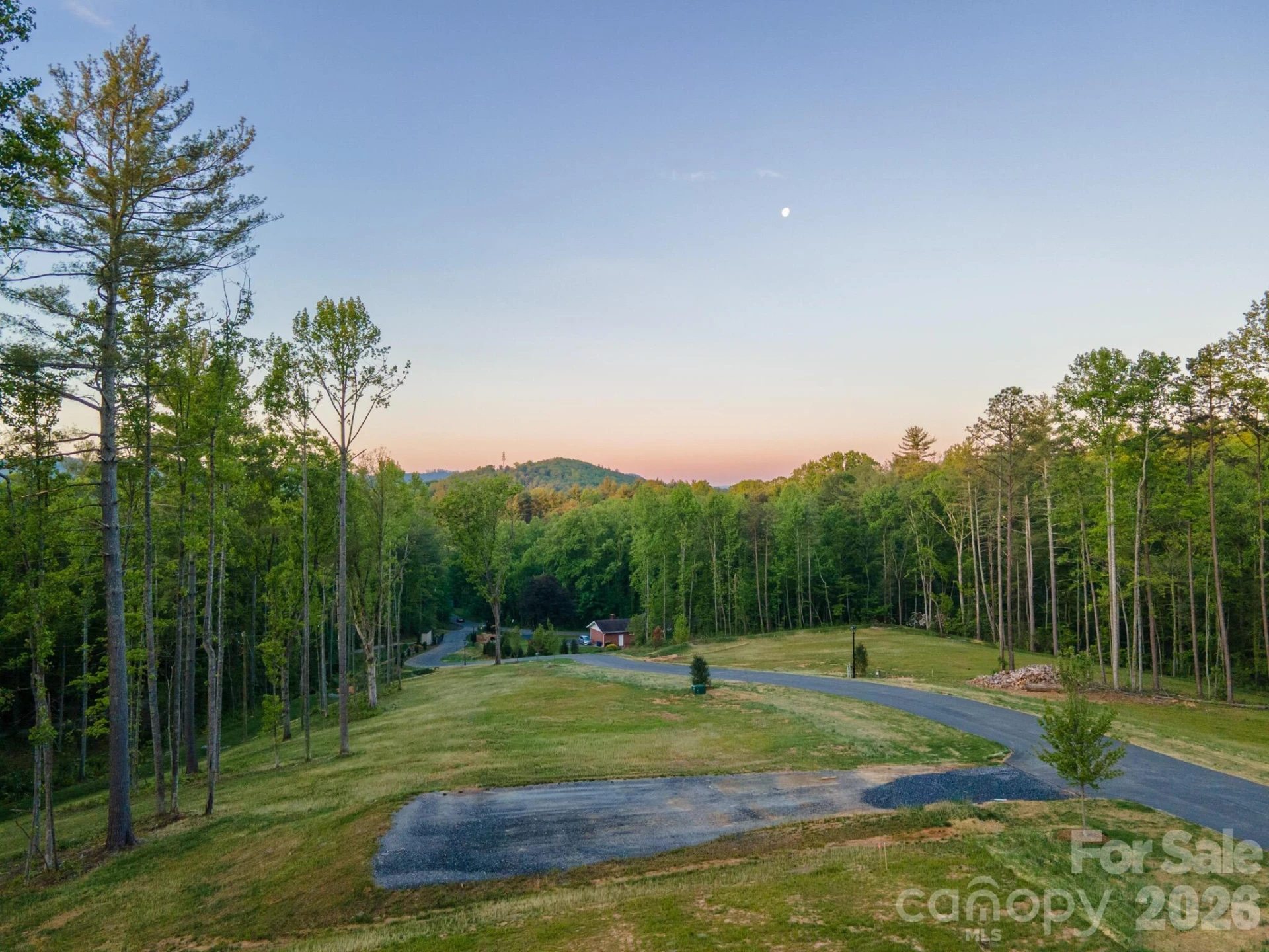 433 Irvine Drive - Photo 2