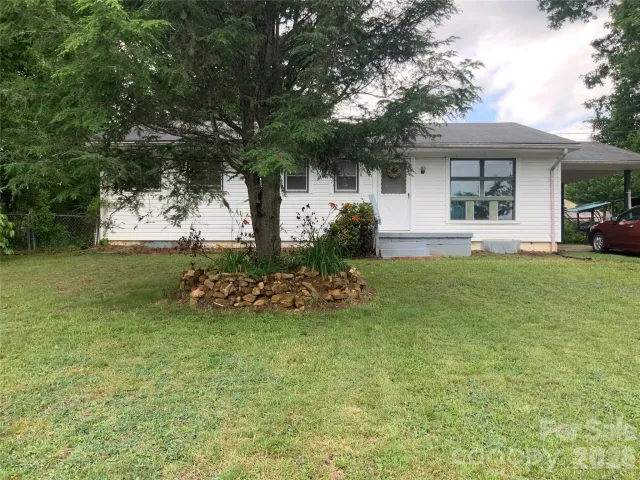 37 HARTSHORN Drive, Candler, NC, 28715