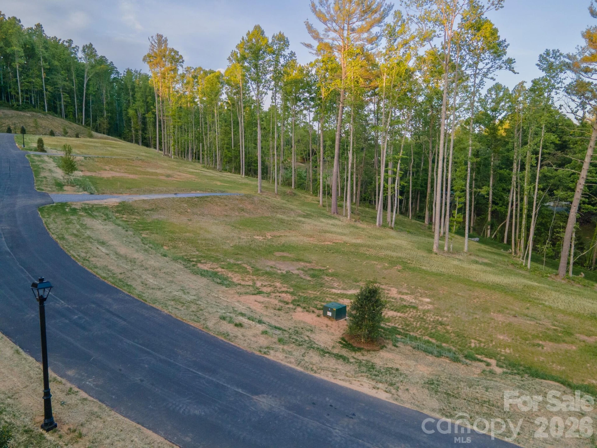 425 Irvine Drive - Photo 2