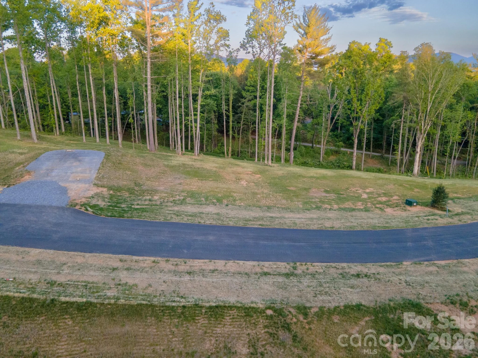 425 Irvine Drive - Photo 3