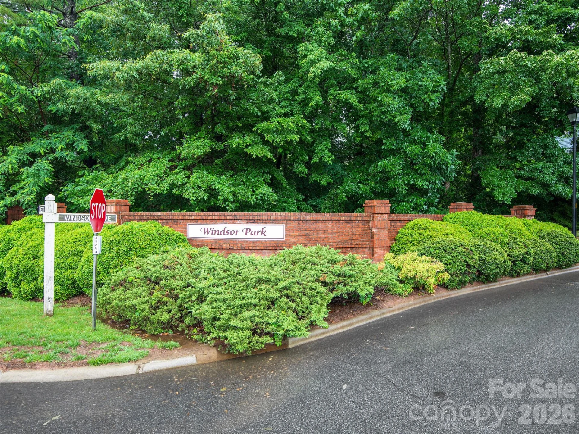 1208 Saint Charles Court - Photo 37