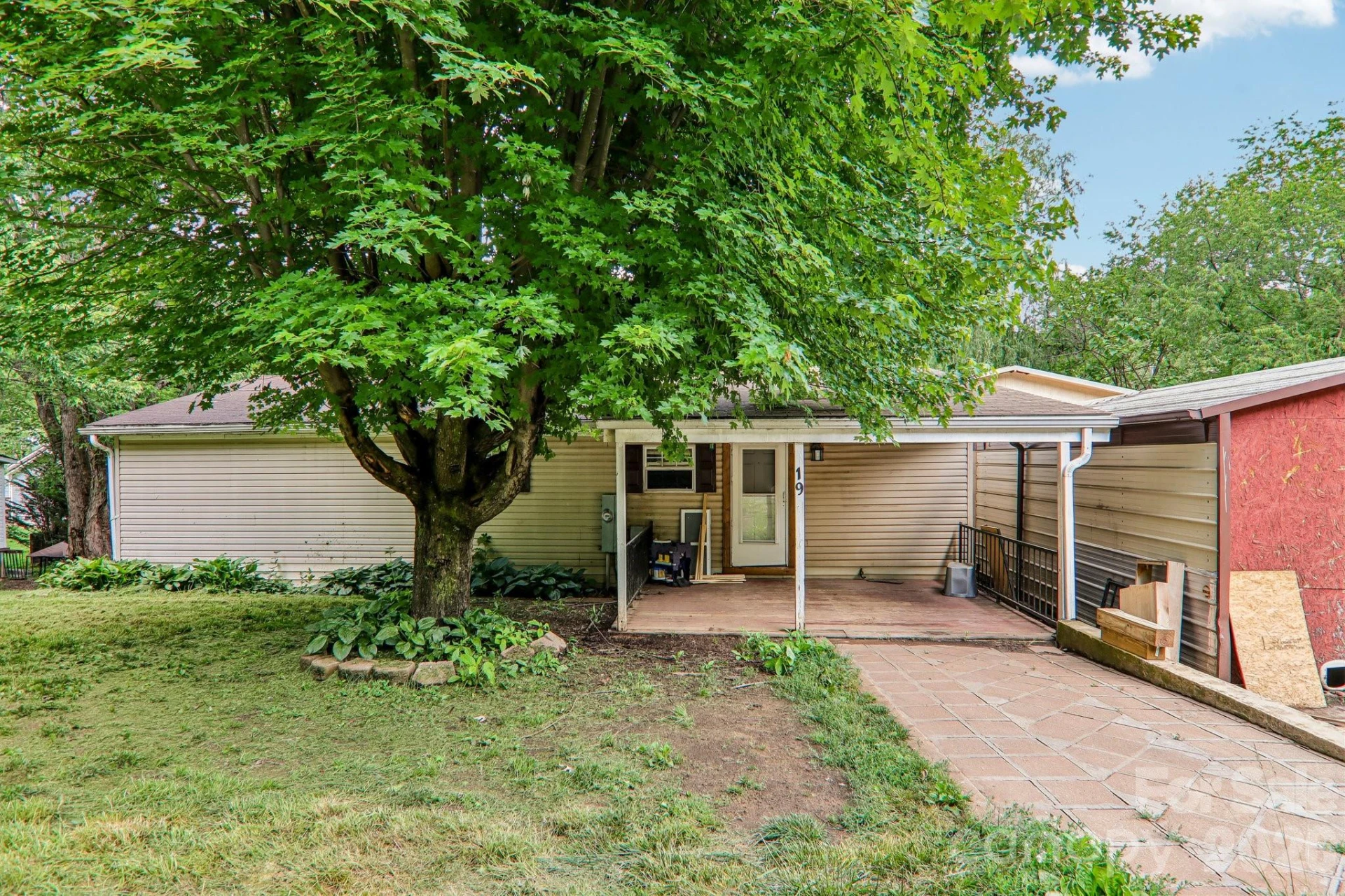 19 Dot Street - Photo 2
