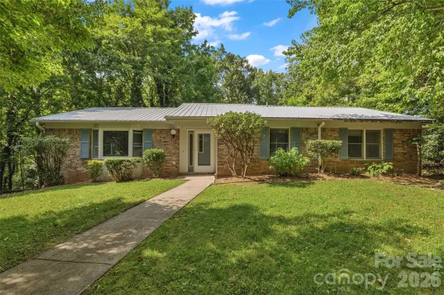 709 Forest Ridge Drive, Hendersonville, NC, 28791