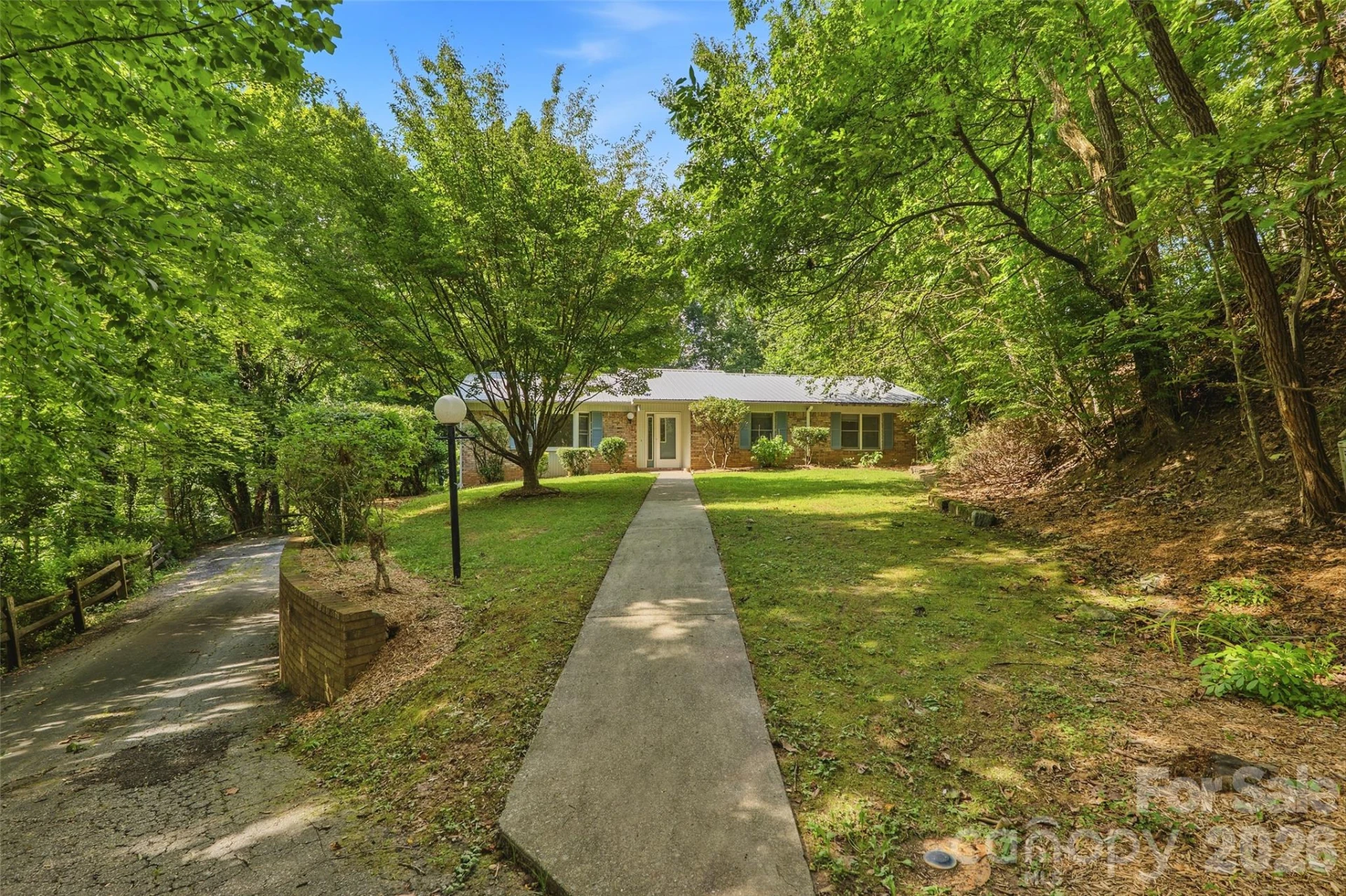 709 Forest Ridge Drive - Photo 2