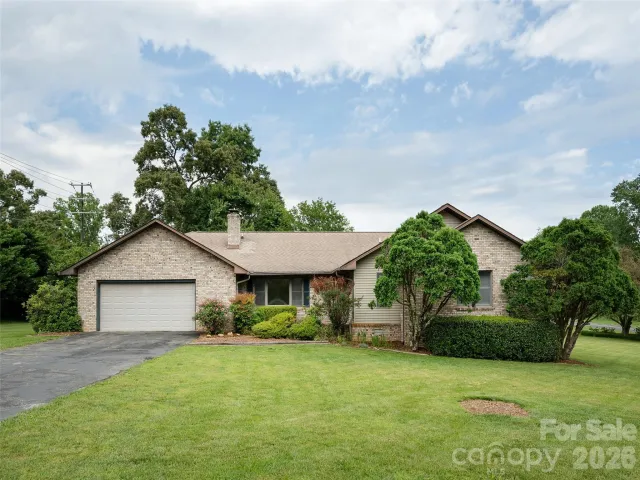 2 Bannerwood Drive, Horse Shoe, NC, 28742
