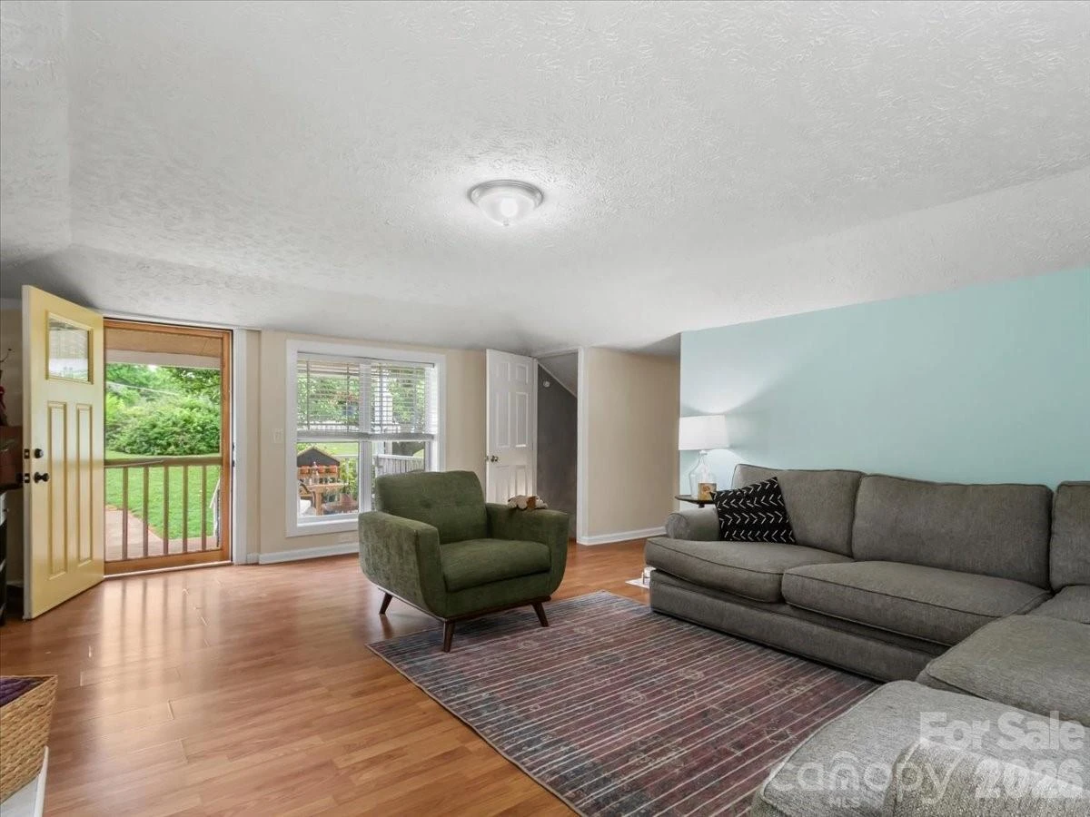 140 Locust Grove Road - Photo 4