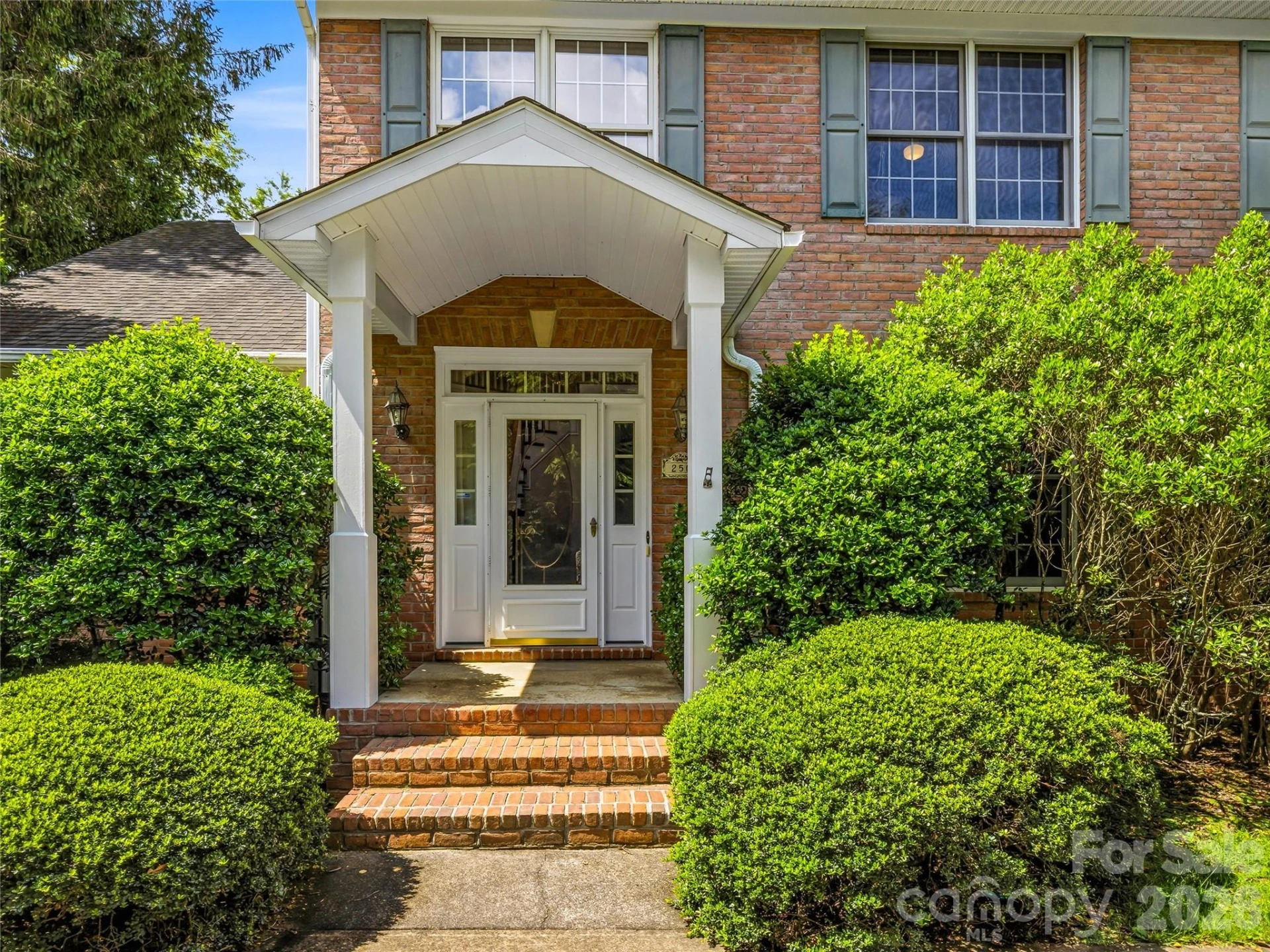 250 Midland Drive - Photo 3