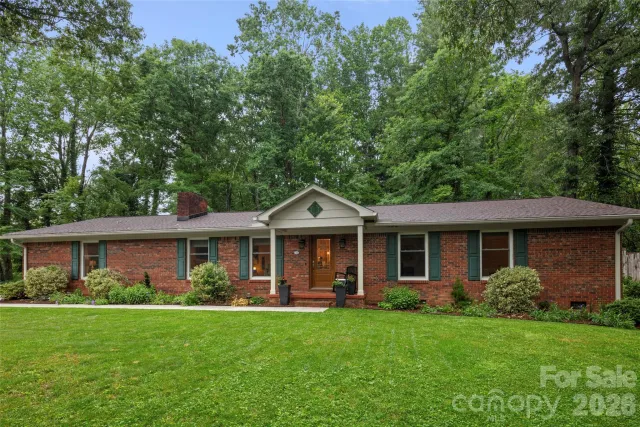 126 Mockingbird Drive, Hendersonville, NC, 28792