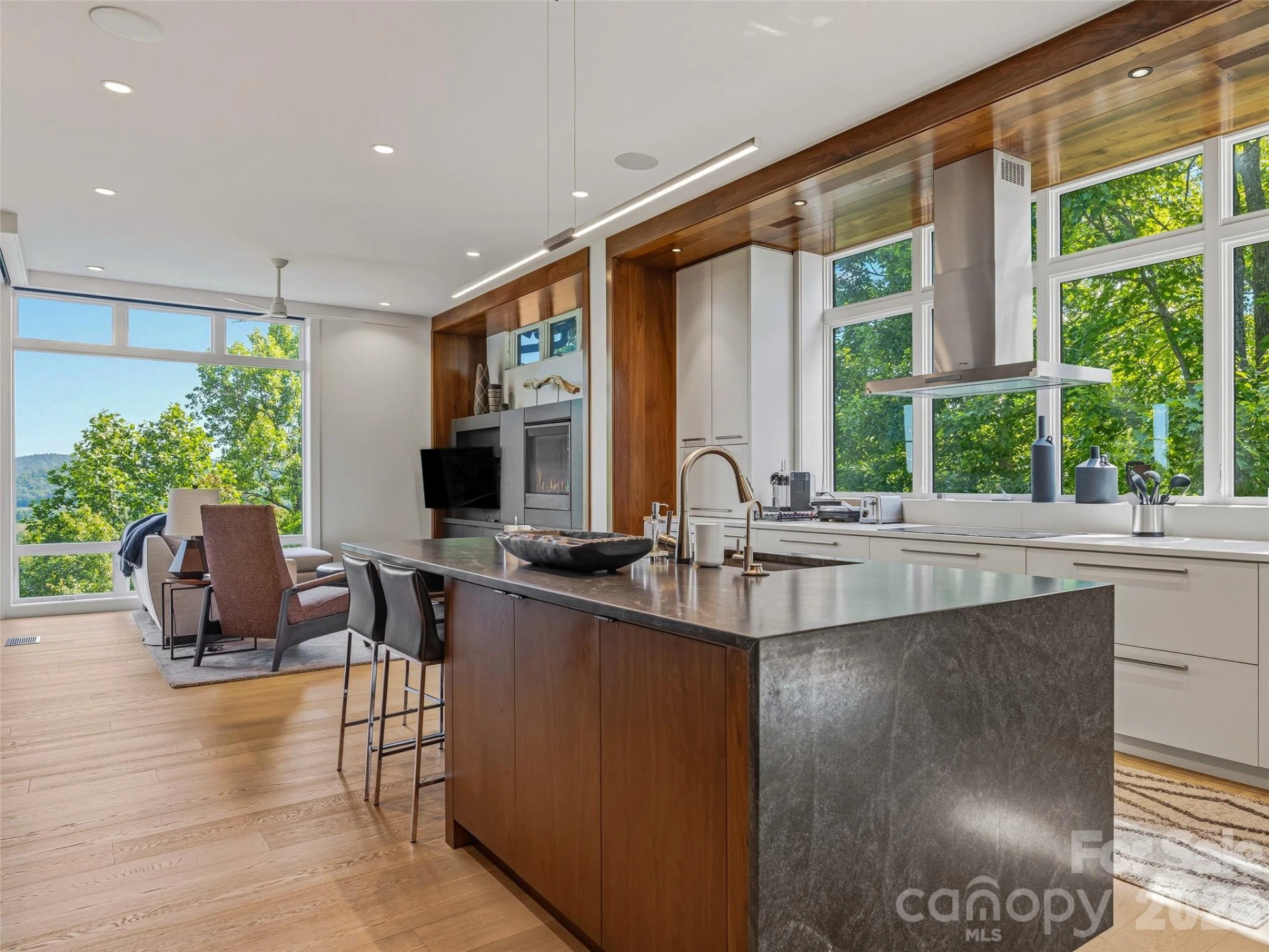 1121 Timberbluff Way - Photo 14