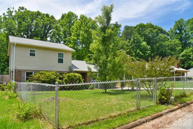 115 Wicklow Drive, Asheville, NC, 28806