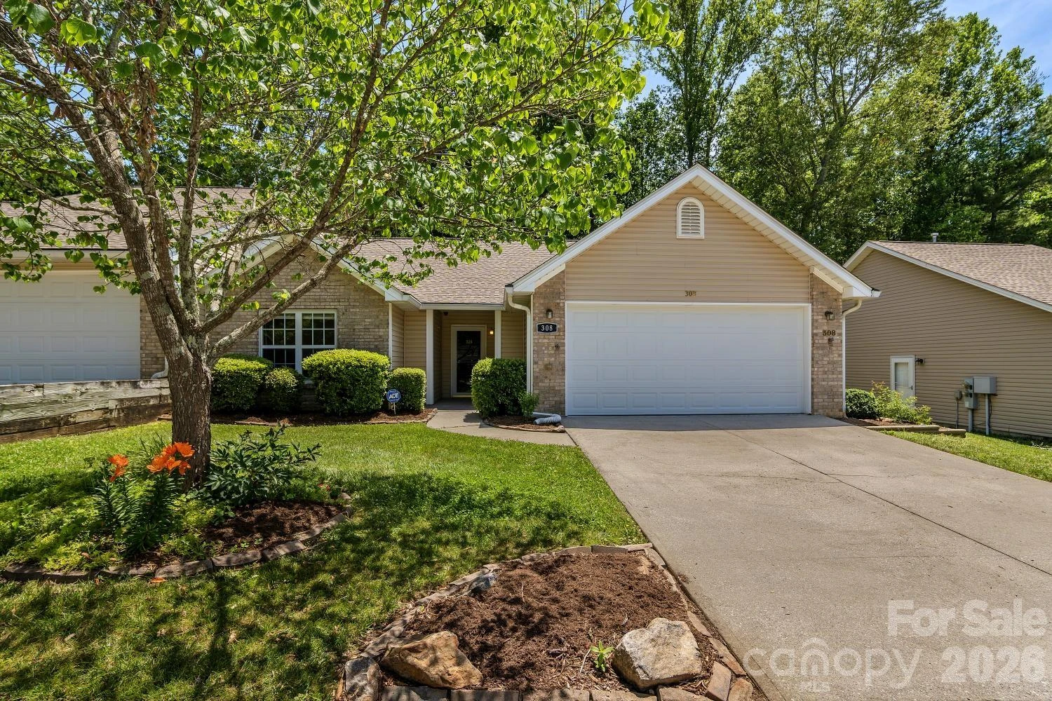 308 Wiltshire Circle