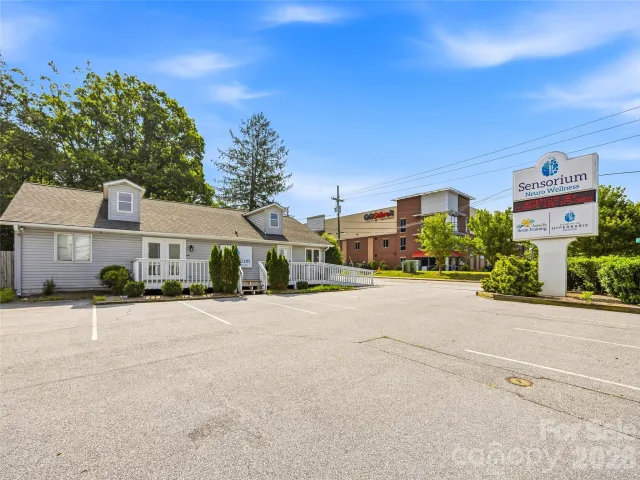 2124 Hendersonville Road, Arden, NC, 28704