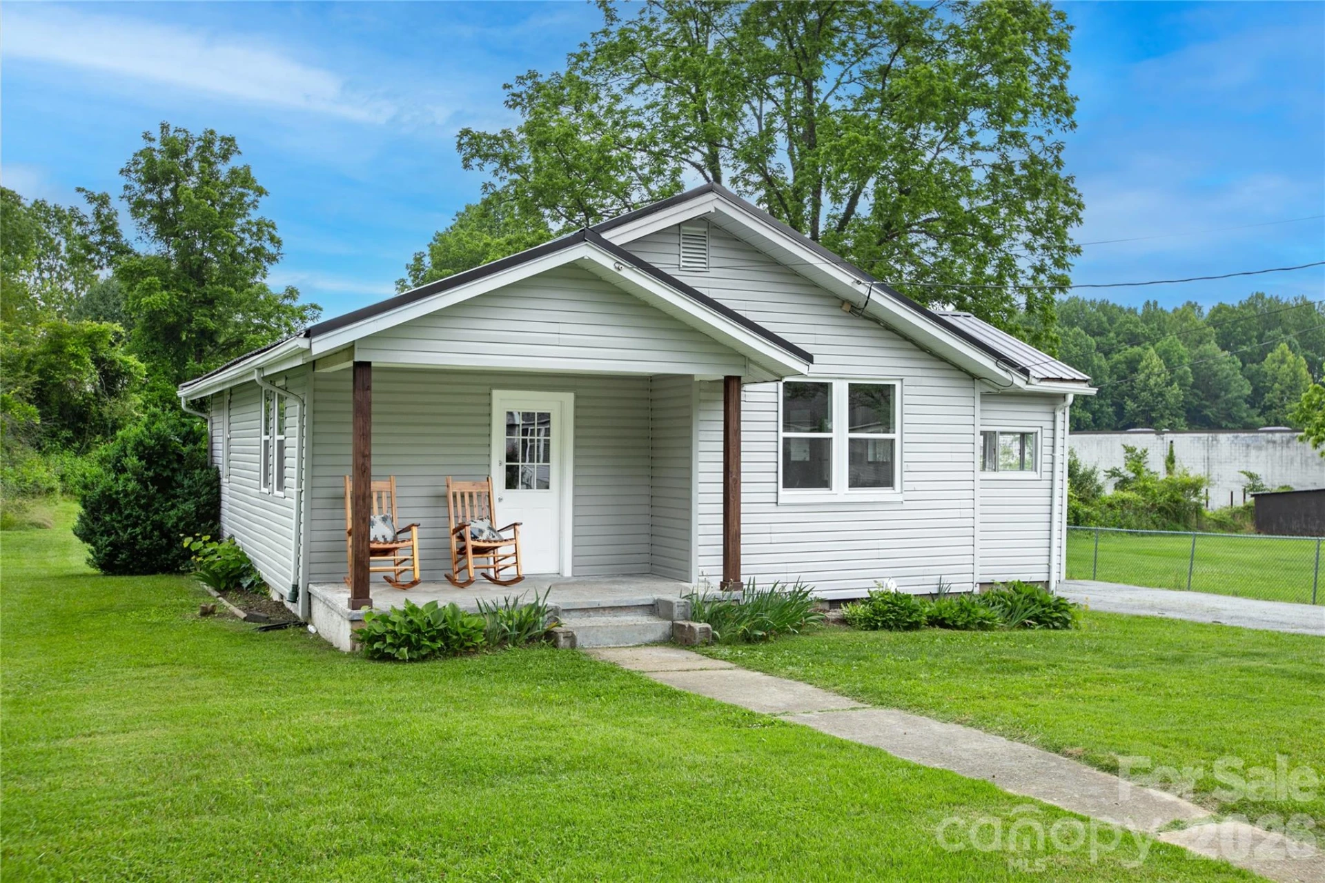 154 Burrell Avenue - Photo 2