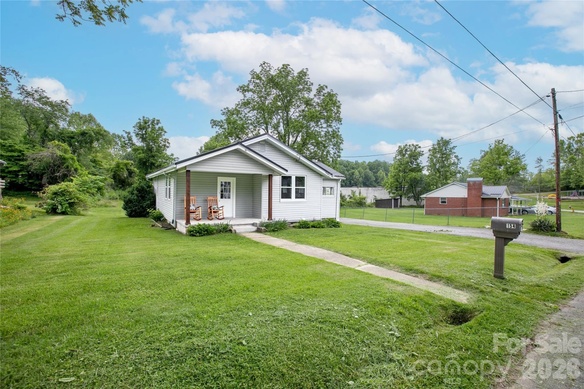 154 Burrell Avenue - Photo 3