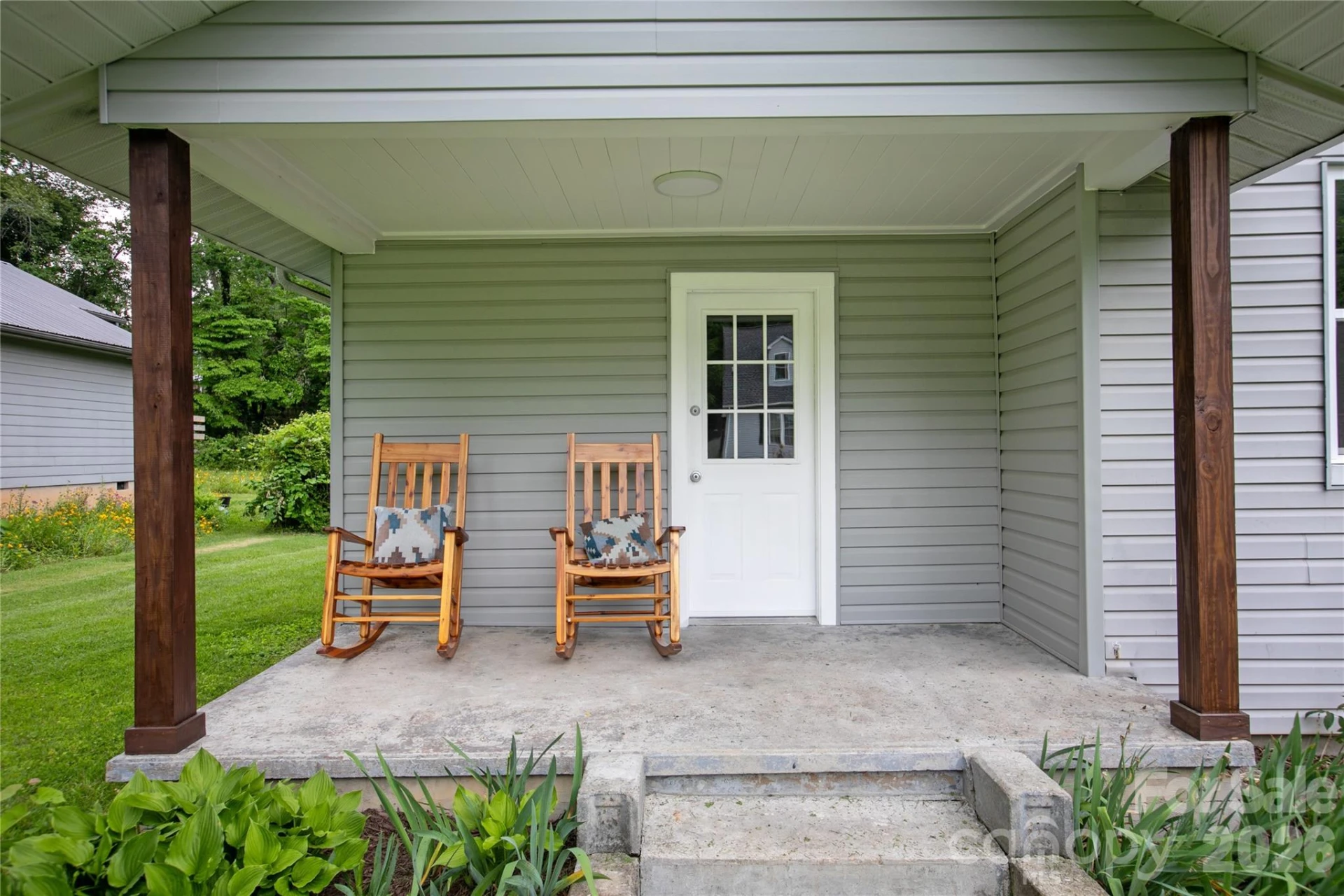 154 Burrell Avenue - Photo 5