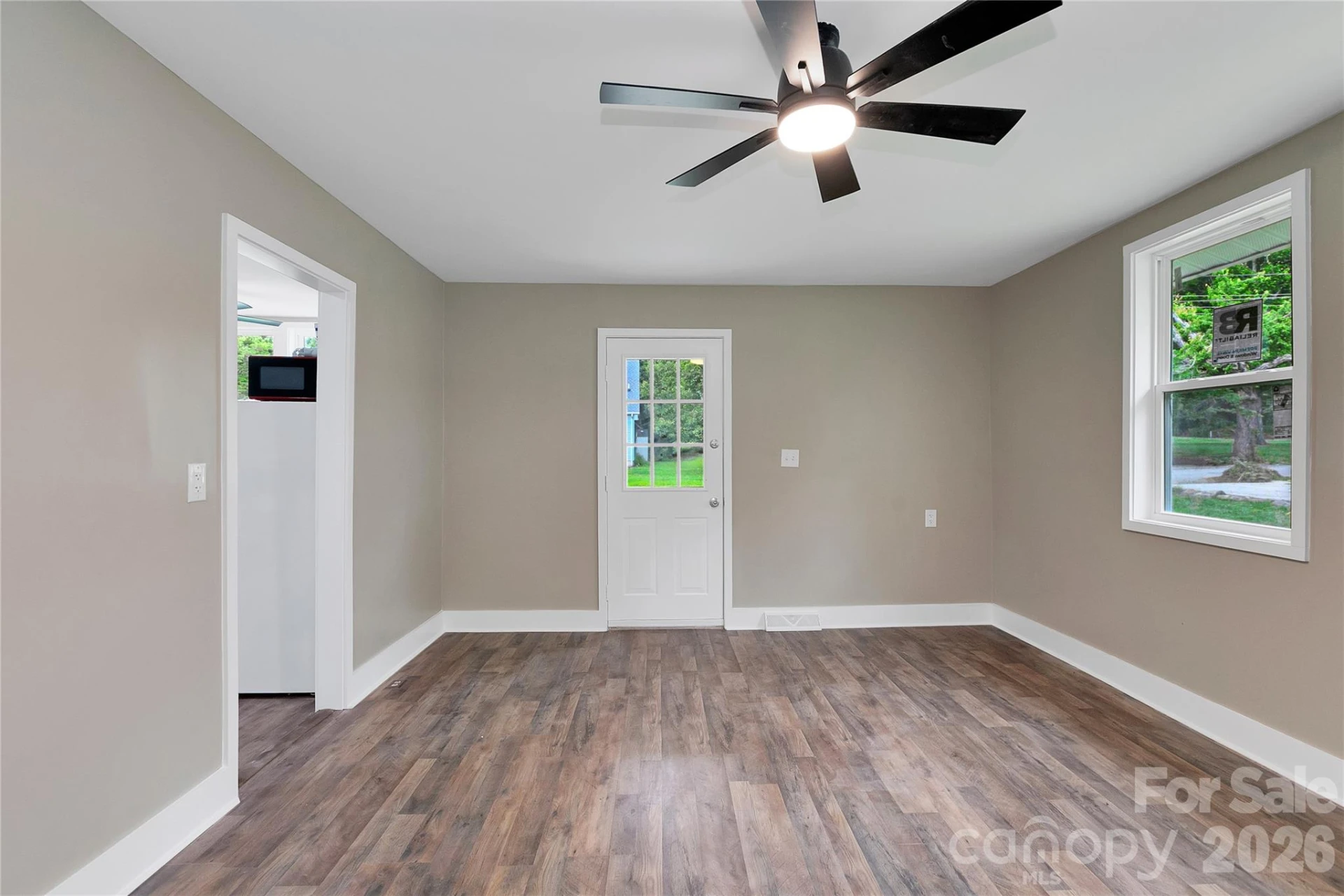 154 Burrell Avenue - Photo 6