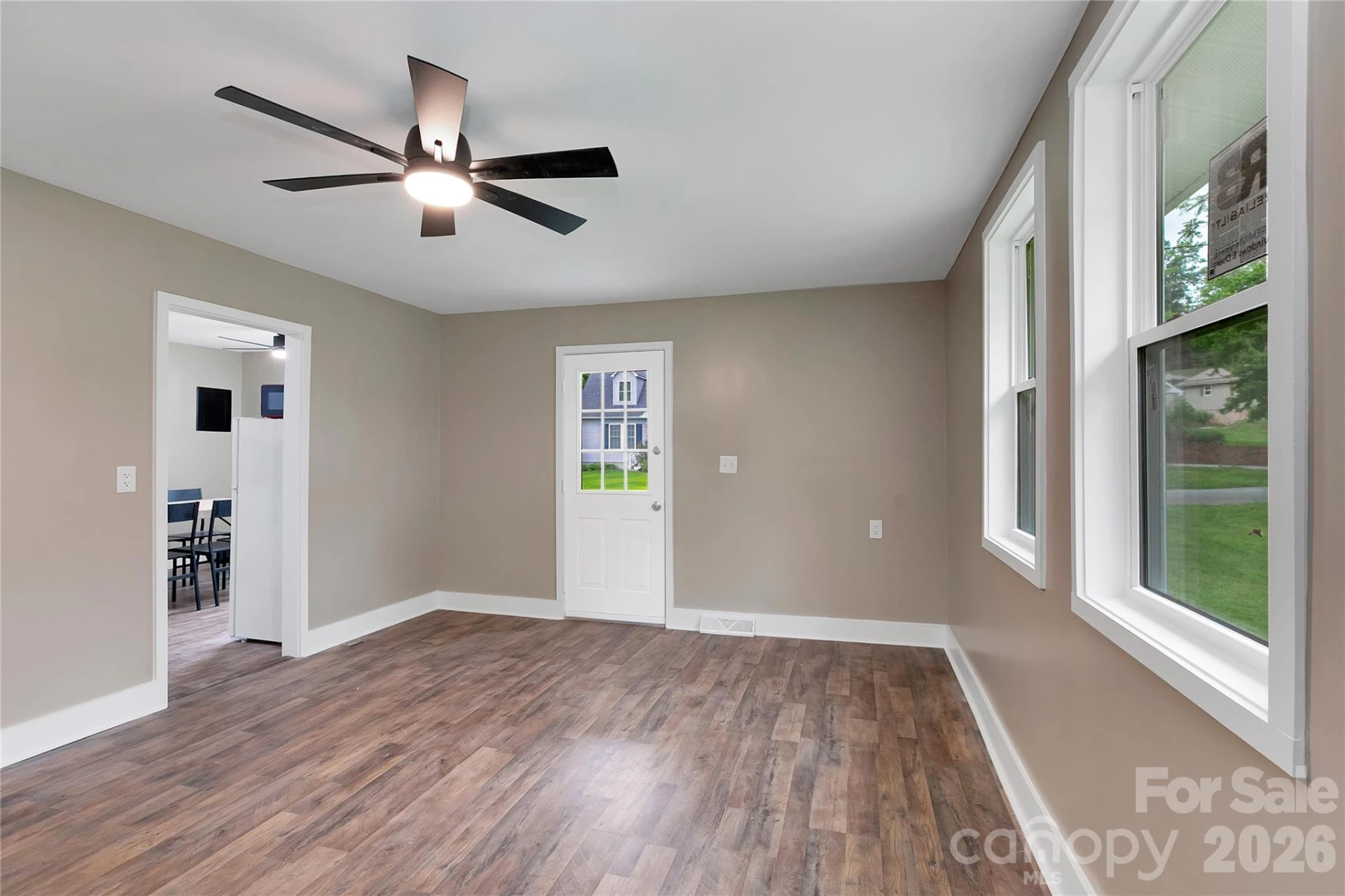 154 Burrell Avenue - Photo 8
