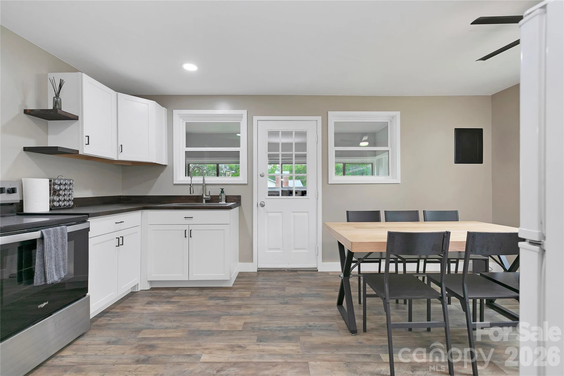 154 Burrell Avenue - Photo 10