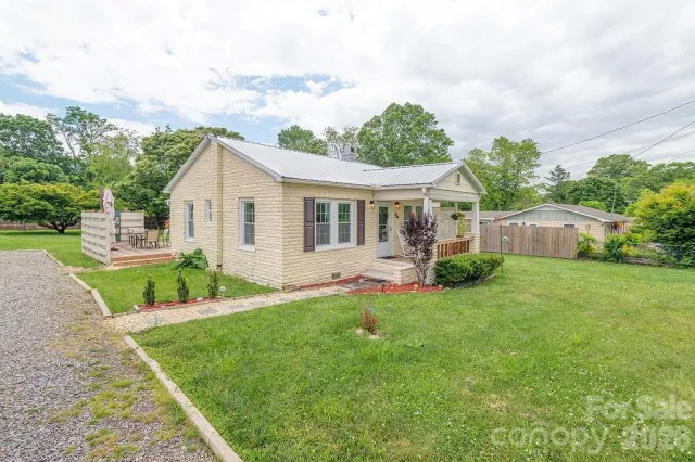 50 Hutchins Road, Black Mountain, NC, 28711