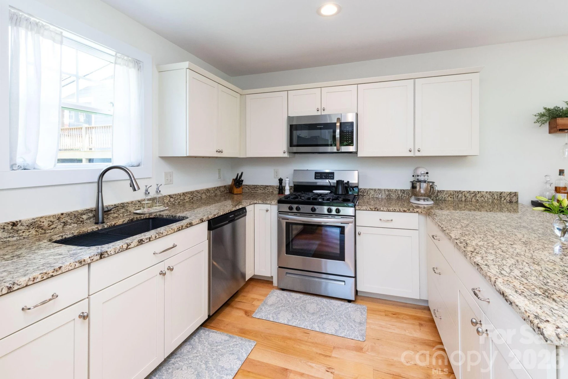 32 Greenwood Fields Drive - Photo 10